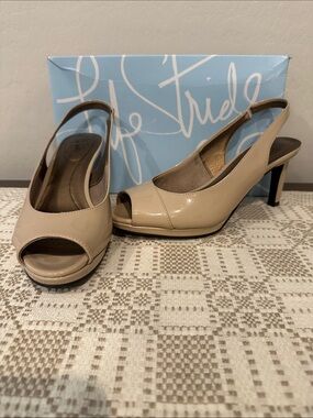 Life Stride Beige Patent Slingback Peep-Toe Heels